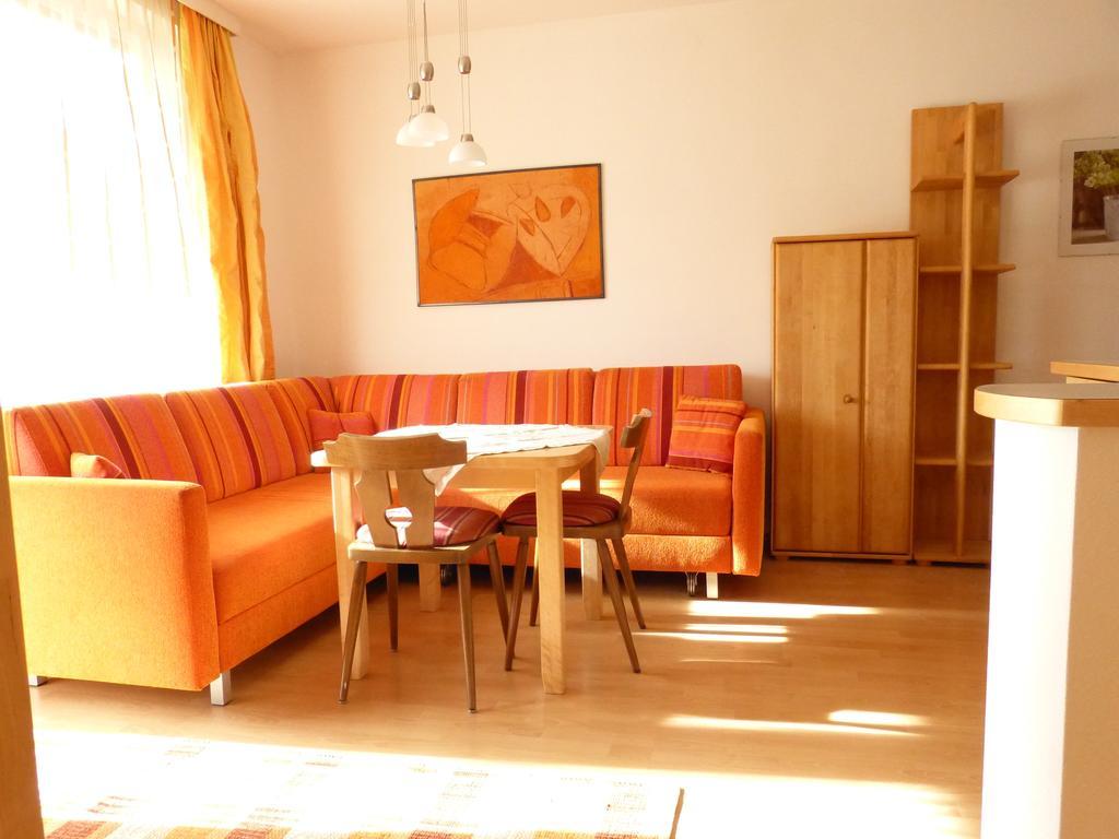 Sagmeister Loft Apartman Jenig Szoba fotó