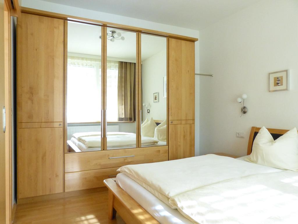 Sagmeister Loft Apartman Jenig Szoba fotó
