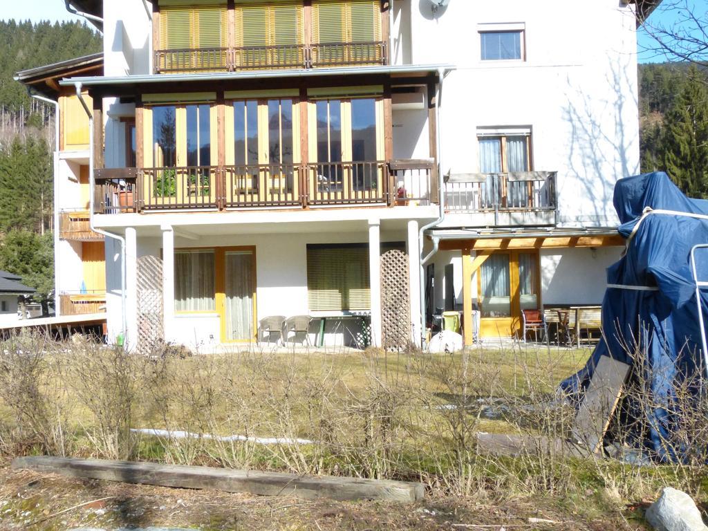 Sagmeister Loft Apartman Jenig Szoba fotó